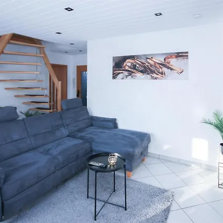 Alfa Stuttgart 3Zi-Maisonette 6 Personen Zuffenhausen Nahe Porsche & Bosch L Wifi & Smarttv I 3Br 4 Beds I Kitchen I Bathroom & Wc Extérieur photo