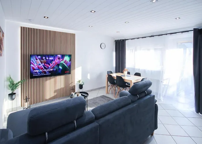 Alfa Stuttgart 3Zi-Maisonette 6 Personen Zuffenhausen Nahe Porsche & Bosch L Wifi & Smarttv I 3Br 4 Beds I Kitchen I Bathroom & Wc