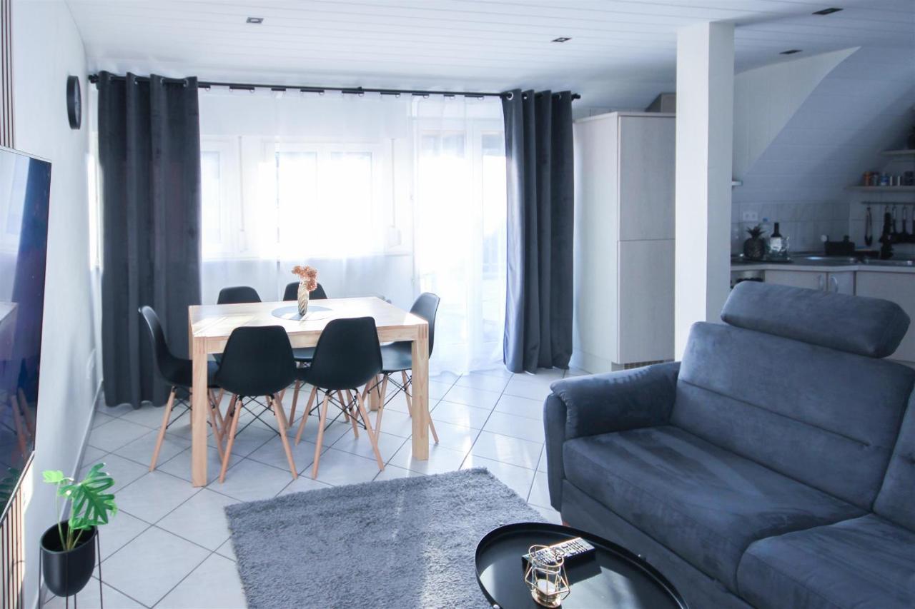 Alfa 3zi-maisonette 6 Personen Zuffenhausen Nahe Porsche & Bosch L Wifi & Smarttv I 3br 4 Beds I Kitchen I Bathroom & Wc Apartment Stuttgart