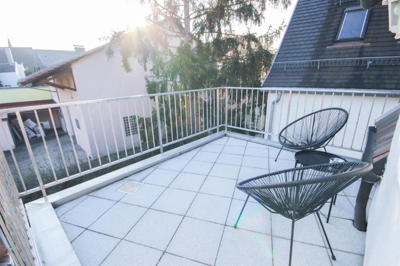 Alfa 3zi-maisonette 6 Personen Zuffenhausen Nahe Porsche & Bosch L Wifi & Smarttv I 3br 4 Beds I Kitchen I Bathroom & Wc Apartment *