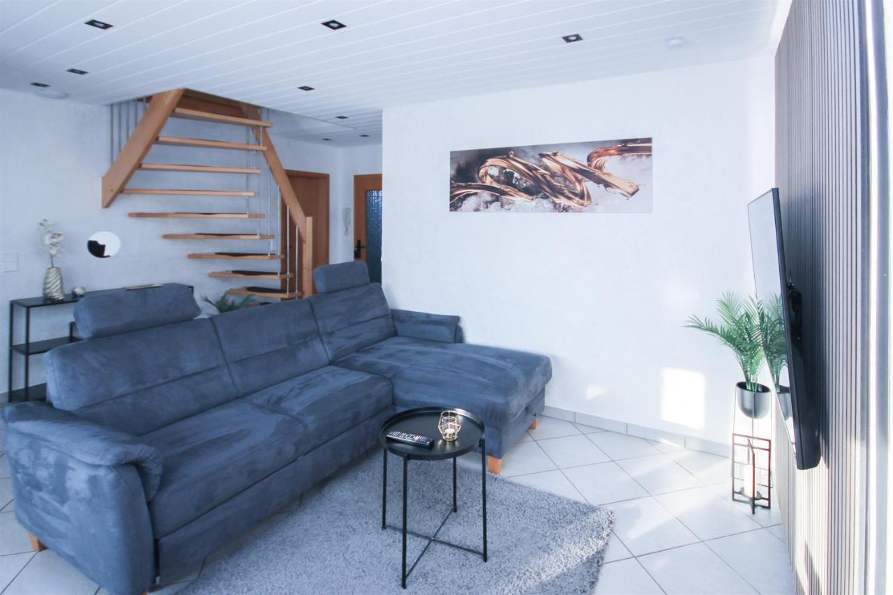 Apartment Alfa 3zi-maisonette 6 Personen Zuffenhausen Nahe Porsche & Bosch L Wifi & Smarttv I 3br 4 Beds I Kitchen I Bathroom & Wc *