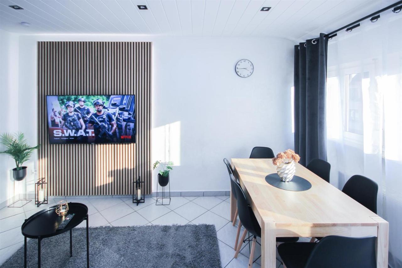 Alfa 3zi-maisonette 6 Personen Zuffenhausen Nahe Porsche & Bosch L Wifi & Smarttv I 3br 4 Beds I Kitchen I Bathroom & Wc *