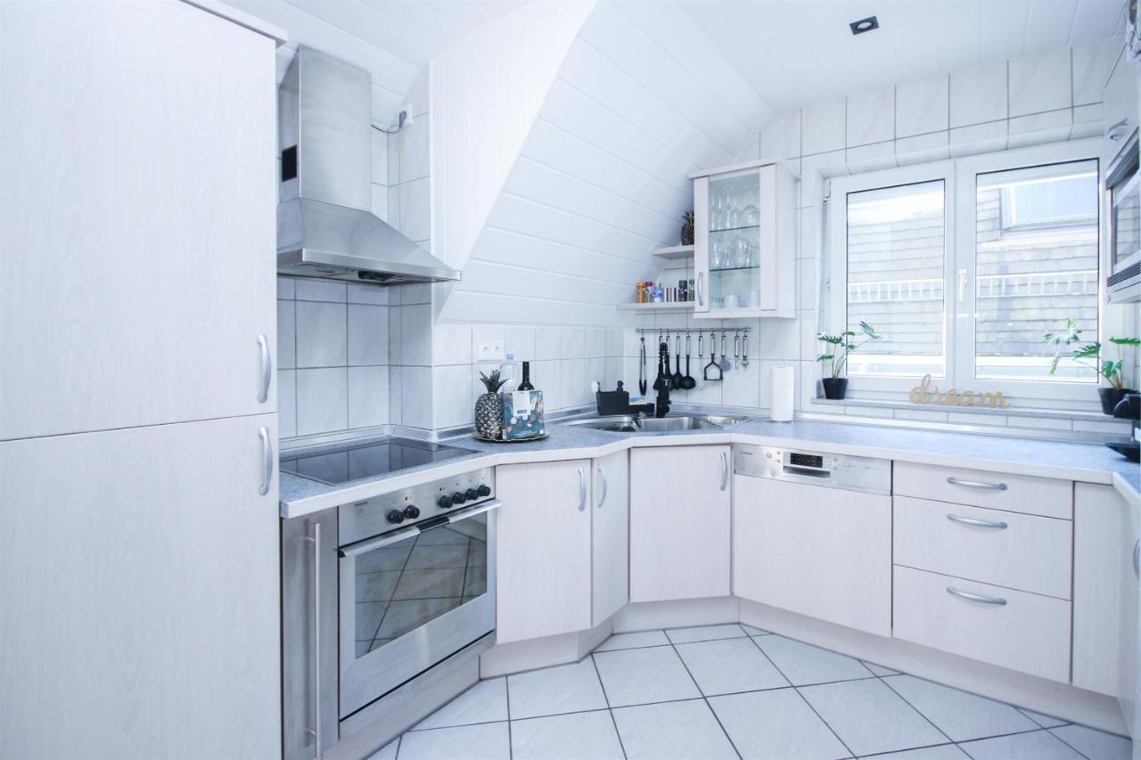 Alfa 3zi-maisonette 6 Personen Zuffenhausen Nahe Porsche & Bosch L Wifi & Smarttv I 3br 4 Beds I Kitchen I Bathroom & Wc Stuttgart