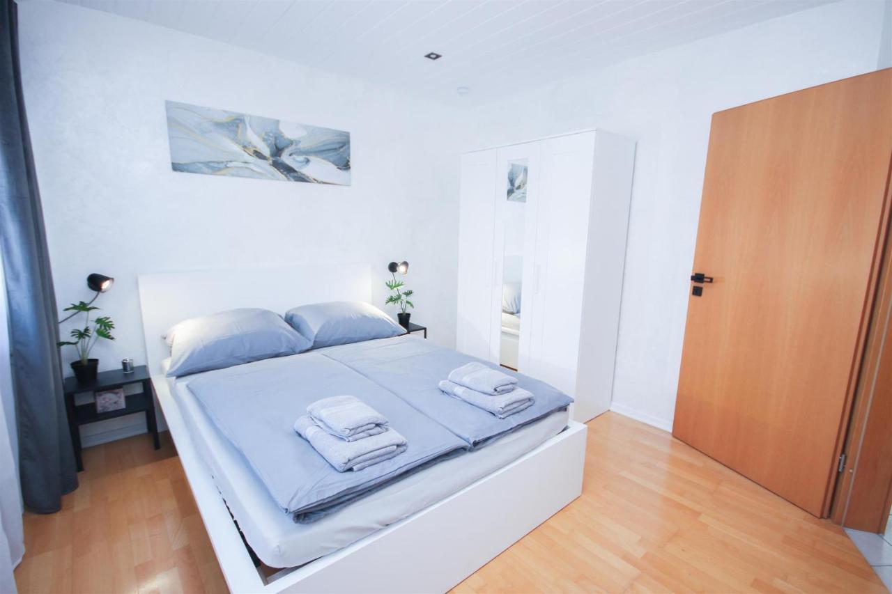Apartamento Alfa 3zi-maisonette 6 Personen Zuffenhausen Nahe Porsche & Bosch L Wifi & Smarttv I 3br 4 Beds I Kitchen I Bathroom & Wc