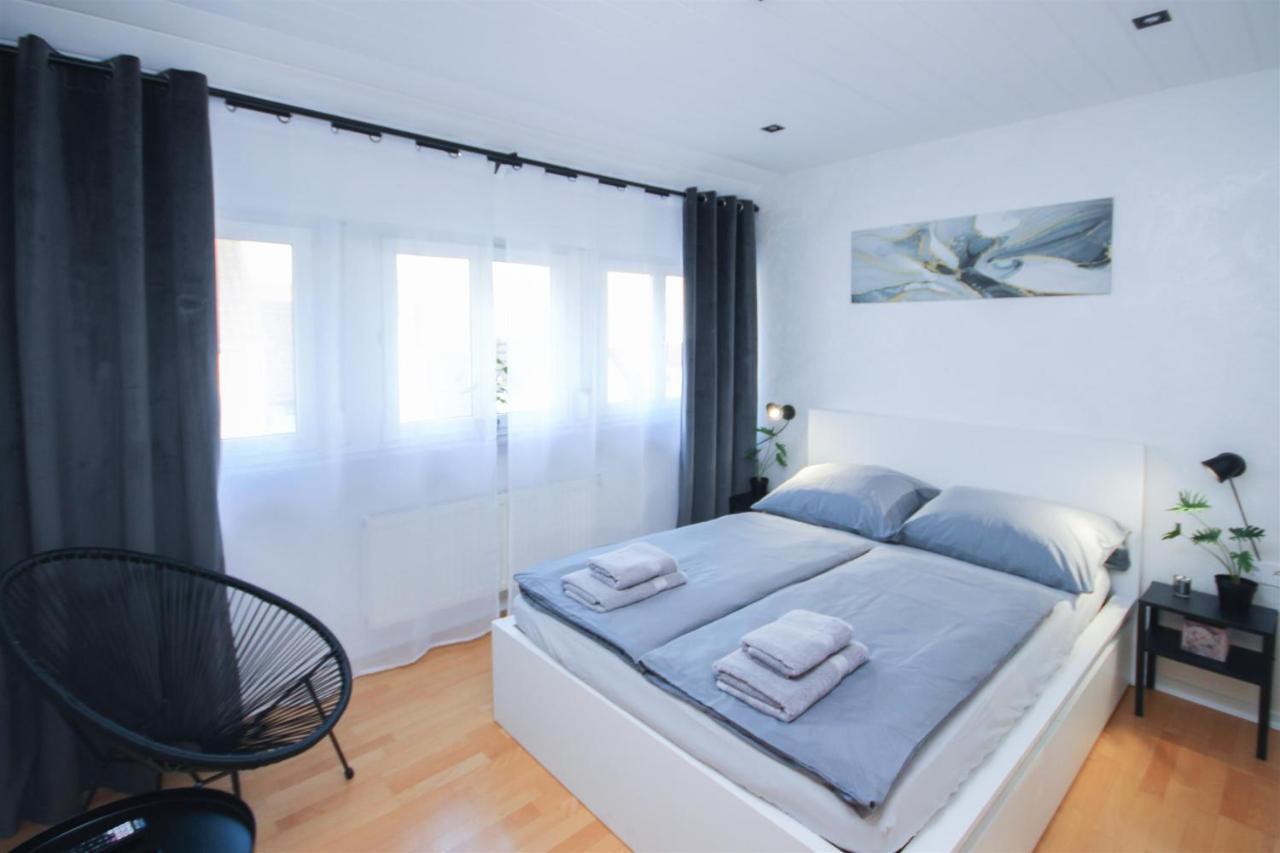 Apartment Alfa 3zi-maisonette 6 Personen Zuffenhausen Nahe Porsche & Bosch L Wifi & Smarttv I 3br 4 Beds I Kitchen I Bathroom & Wc Stuttgart