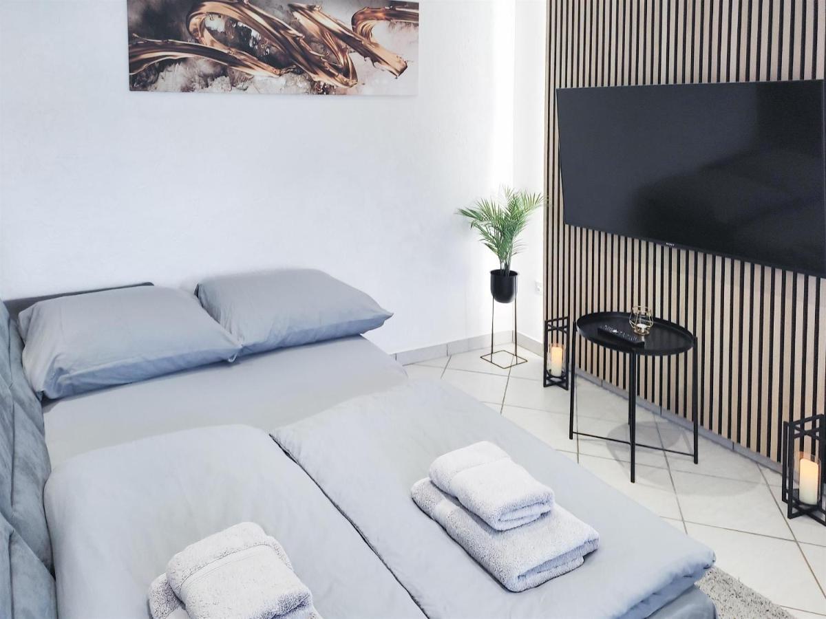 Alfa 3zi-maisonette 6 Personen Zuffenhausen Nahe Porsche & Bosch L Wifi & Smarttv I 3br 4 Beds I Kitchen I Bathroom & Wc Apartment *