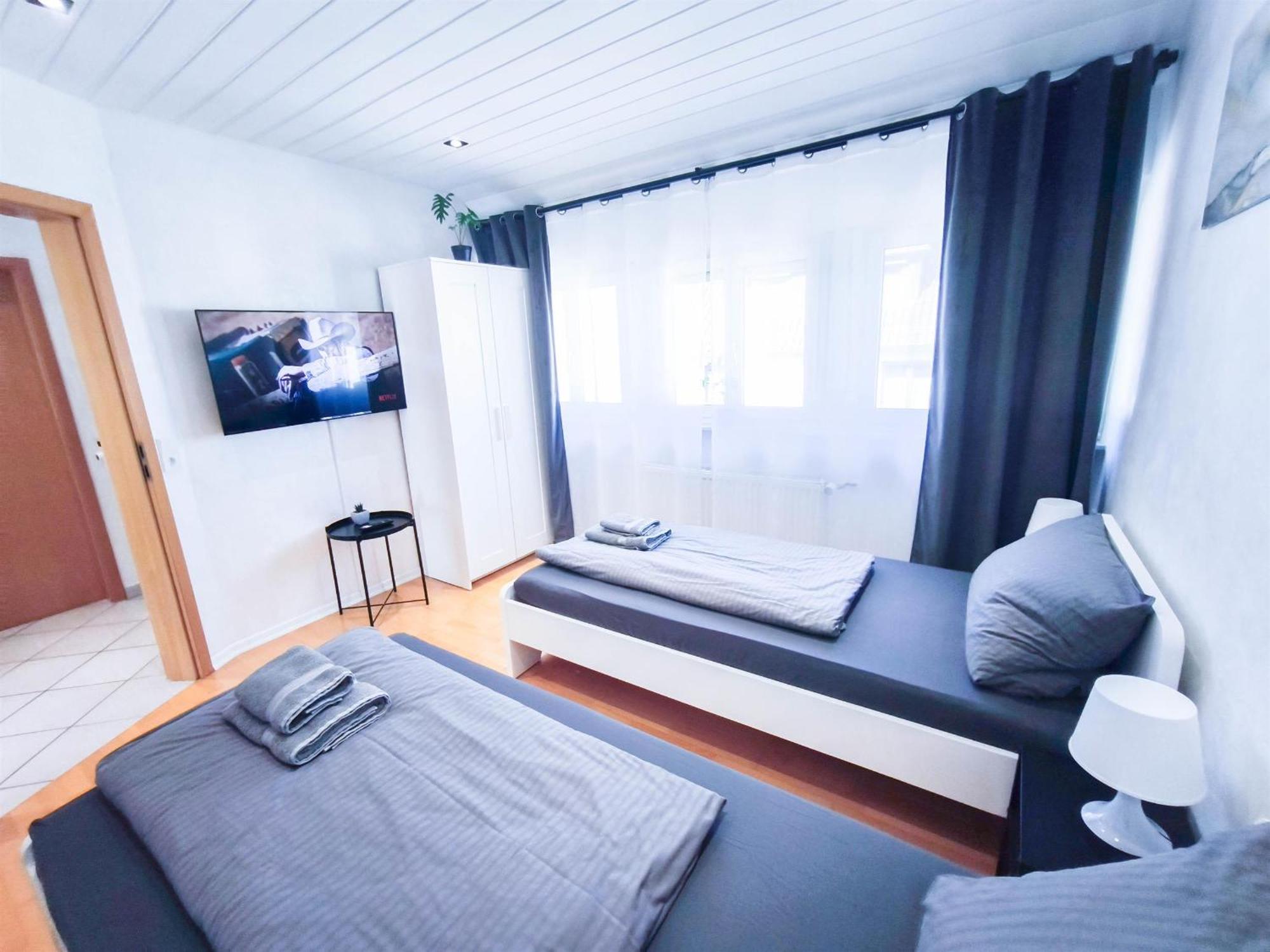 Alfa 3zi-maisonette 6 Personen Zuffenhausen Nahe Porsche & Bosch L Wifi & Smarttv I 3br 4 Beds I Kitchen I Bathroom & Wc Apartment