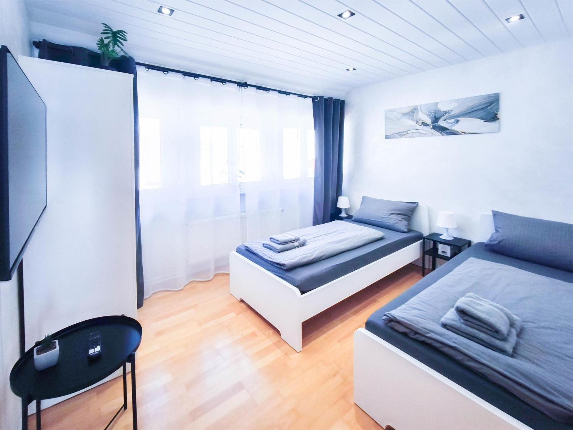 Apartment Alfa 3zi-maisonette 6 Personen Zuffenhausen Nahe Porsche & Bosch L Wifi & Smarttv I 3br 4 Beds I Kitchen I Bathroom & Wc *